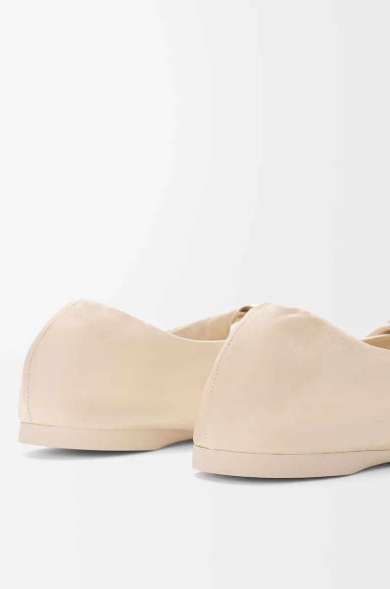 ballerine souple pebble en cuir dagneau nappa dough