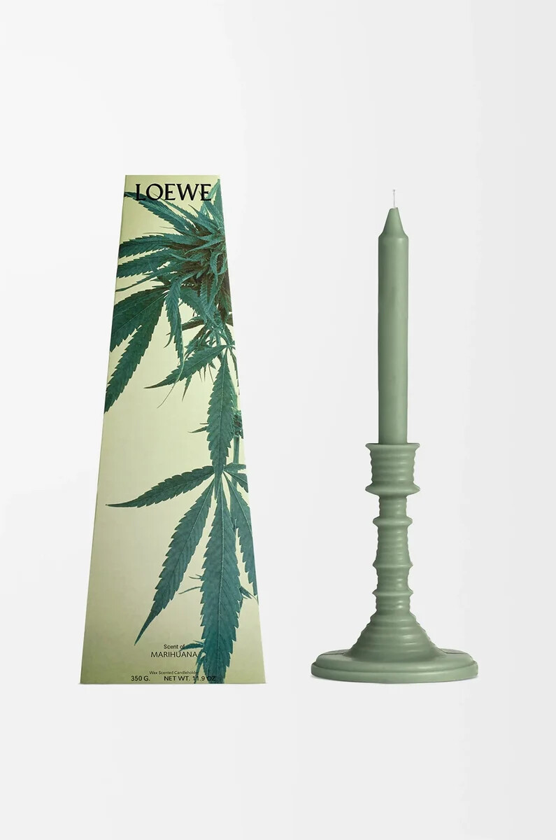 bougeoir en cire parfumée au cannabis vert foncé