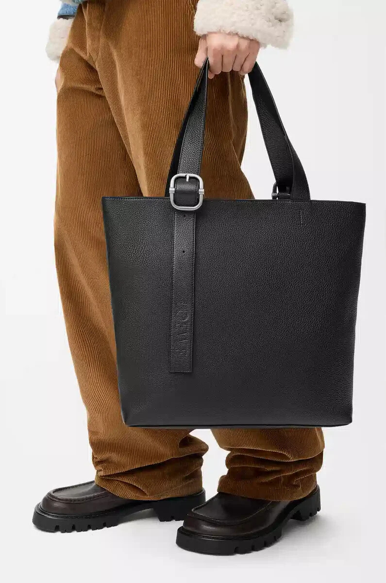 sac cabas zippé loop en cuir de veau souple grainé noir