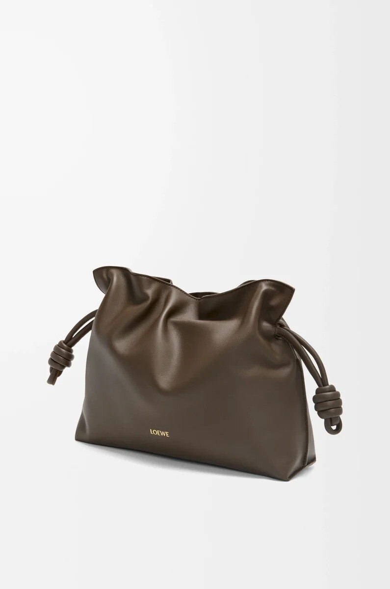 pochette flamenco moyenne en cuir de veau nappa chocolat