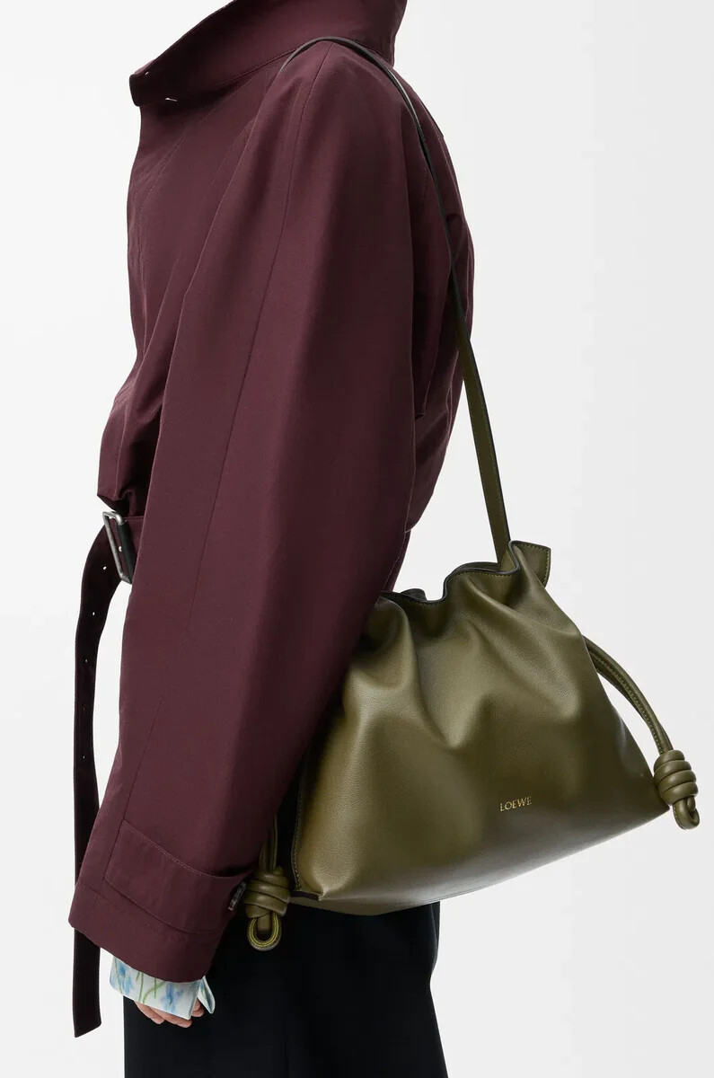 pochette flamenco moyenne en cuir de veau nappa kaki foncé