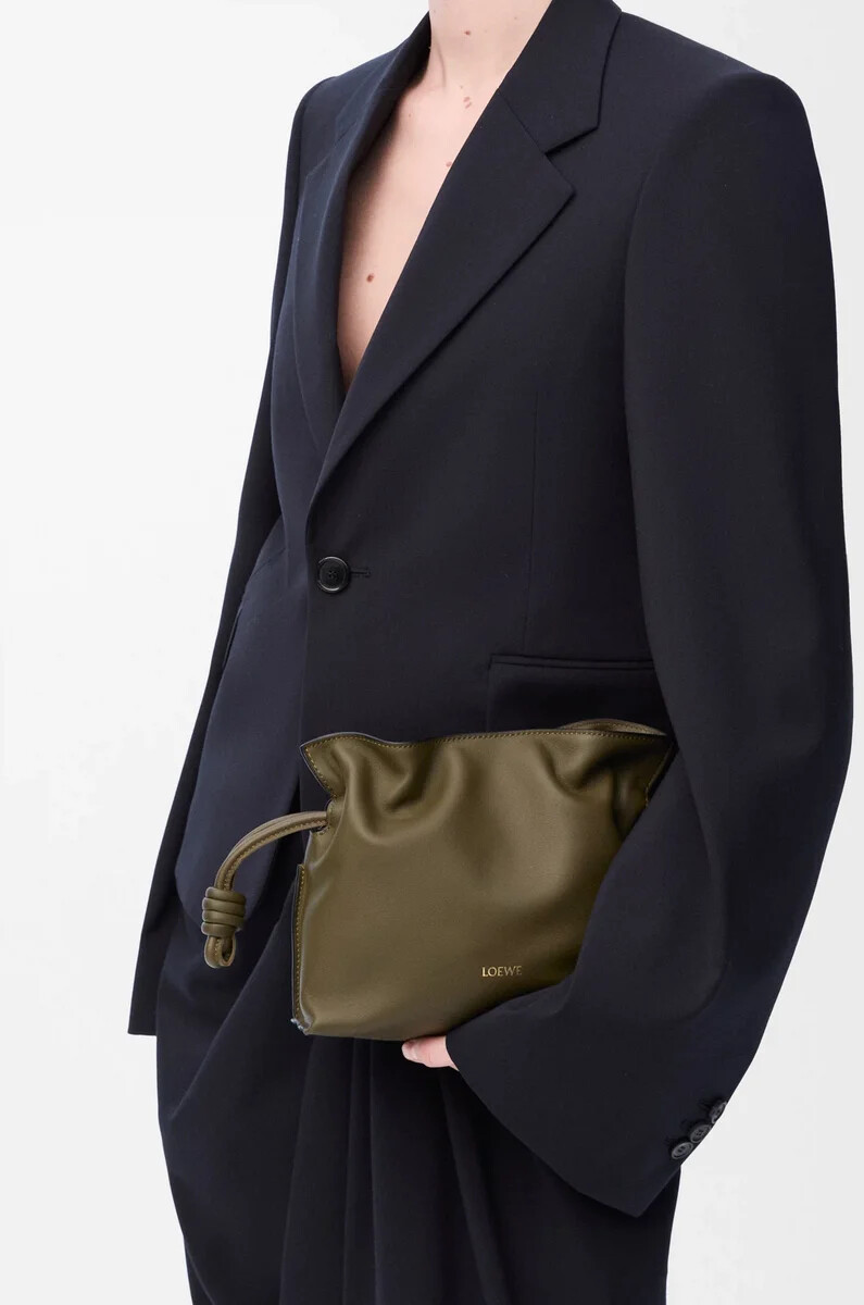 pochette mini flamenco en cuir de veau nappa kaki foncé