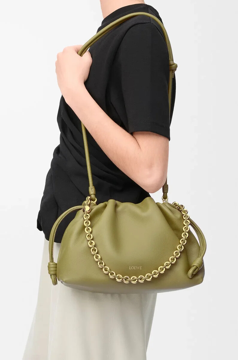 sac à main flamenco moyen en cuir dagneau nappa souple couleur vert mousse clair