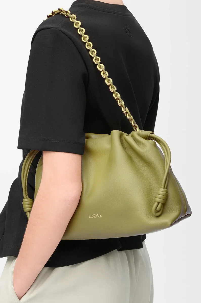 sac à main flamenco moyen en cuir dagneau nappa souple couleur vert mousse clair