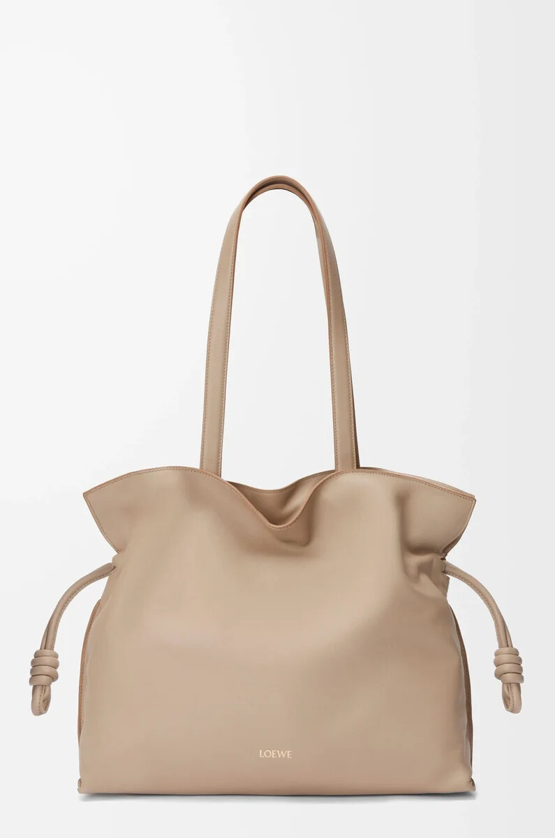 grande pochette flamenco en cuir de veau nappa couleur sable