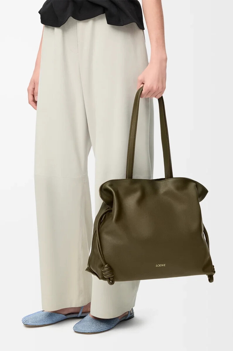 grande pochette flamenco en cuir de veau nappa kaki foncé