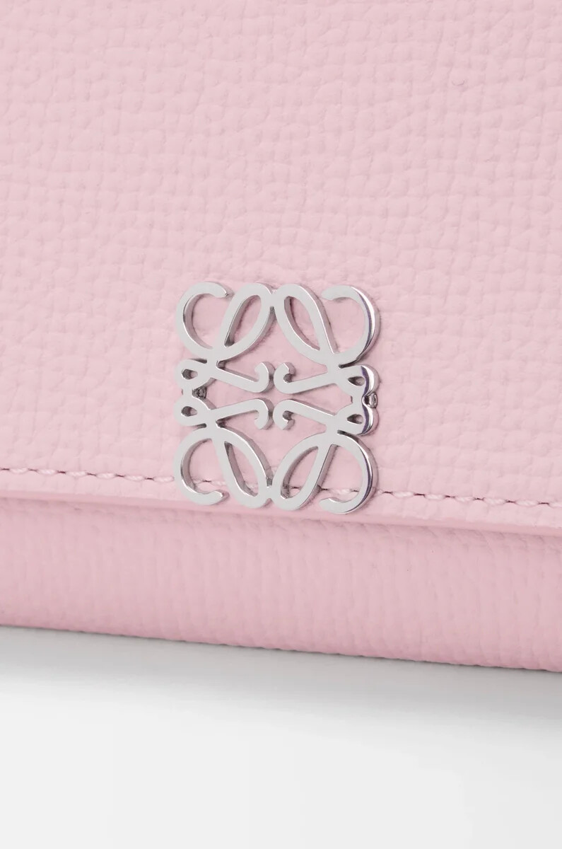 portefeuille continental anagram en cuir de veau grainé blossom