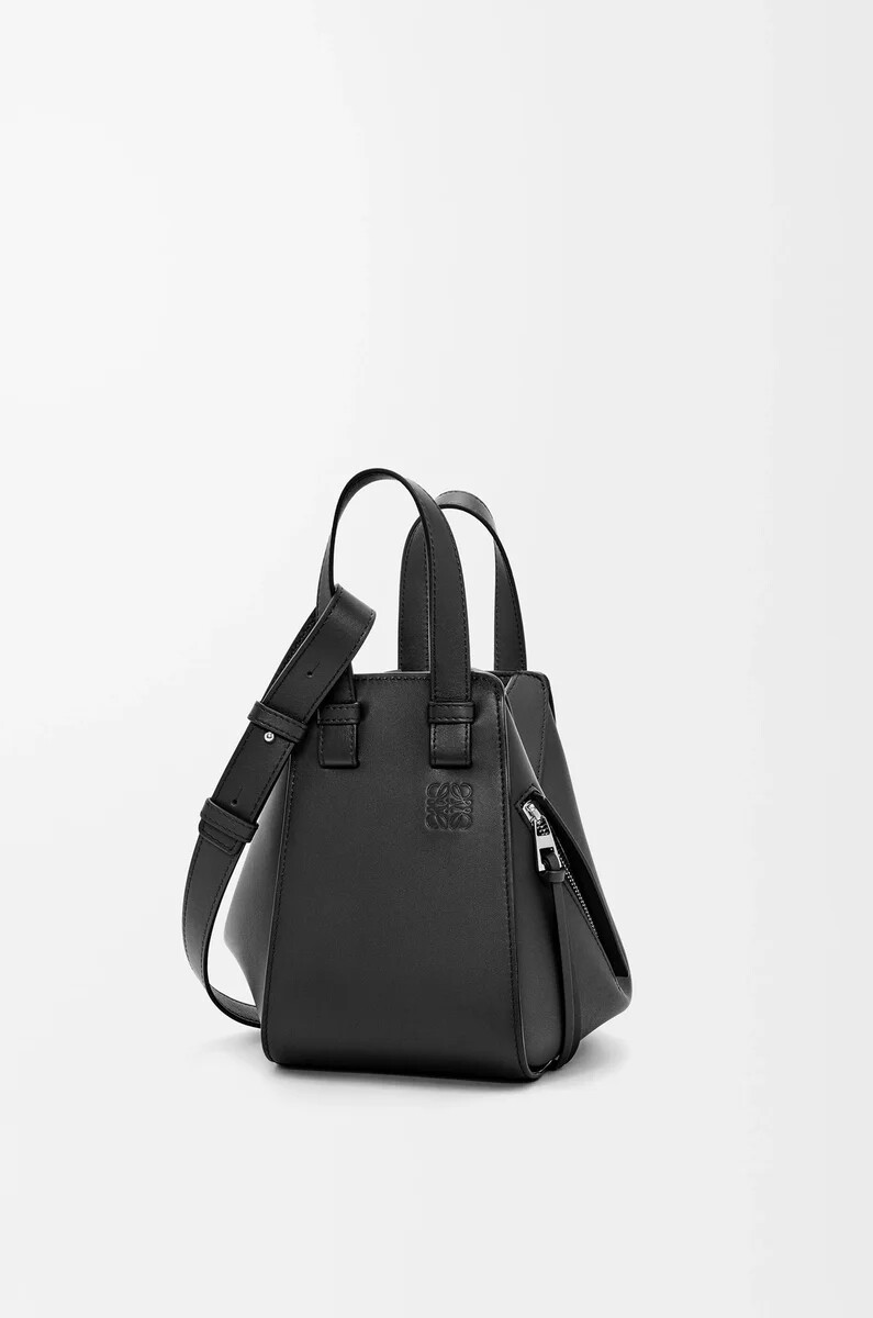 sac à hamac compact en cuir de veau noir classique