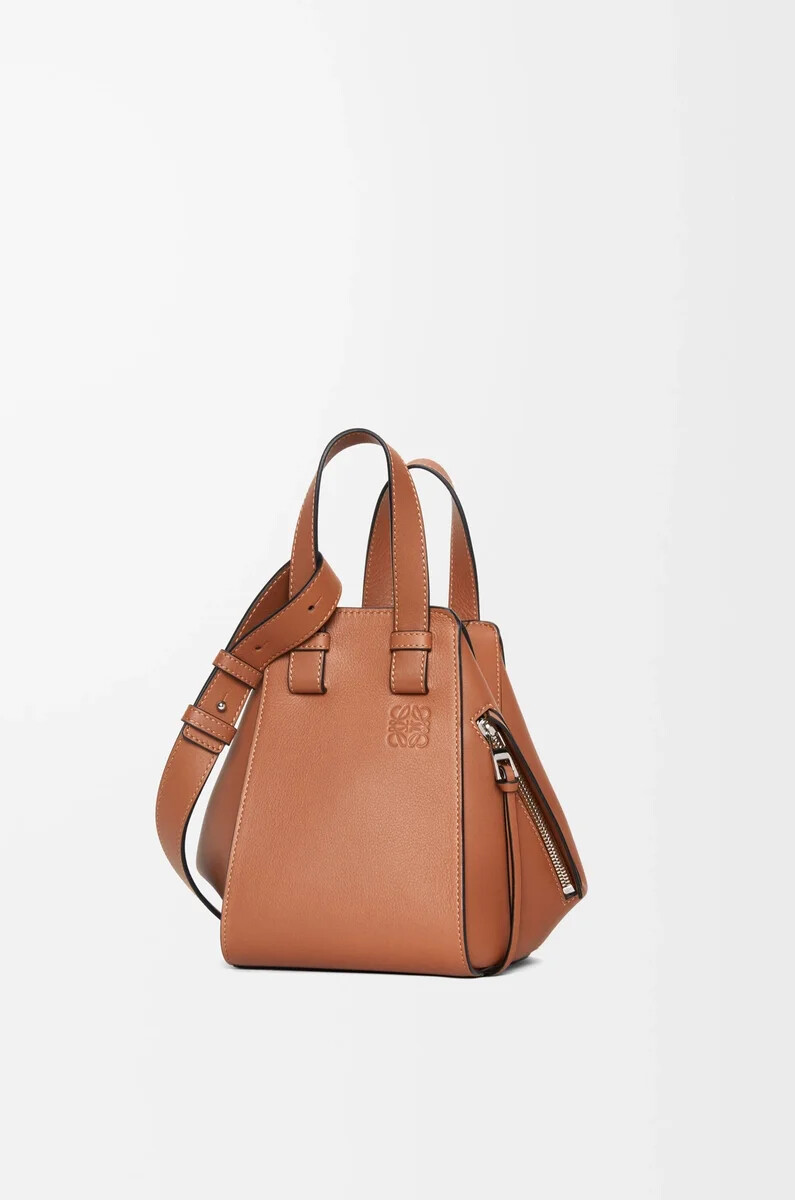 sac à hamac compact en cuir de veau classique couleur fauve