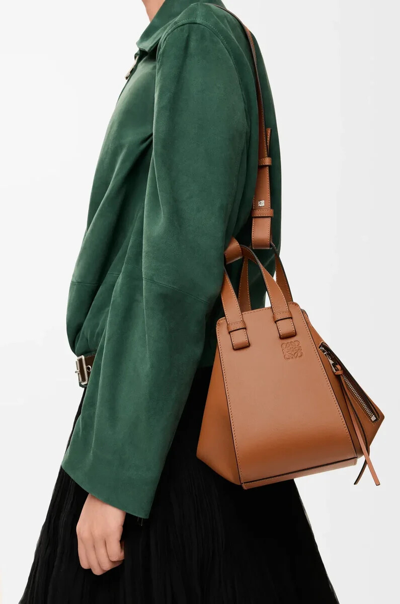 sac à hamac compact en cuir de veau classique couleur fauve