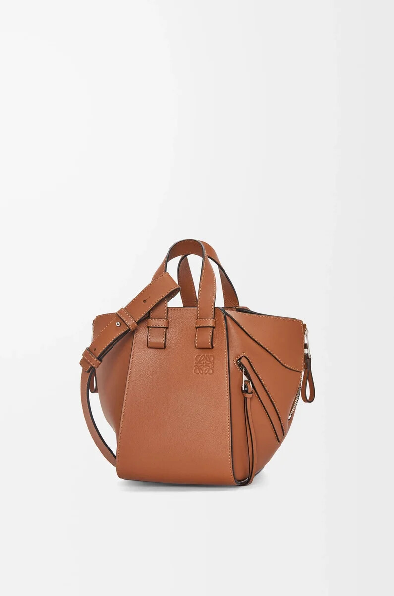 sac à hamac compact en cuir de veau classique couleur fauve