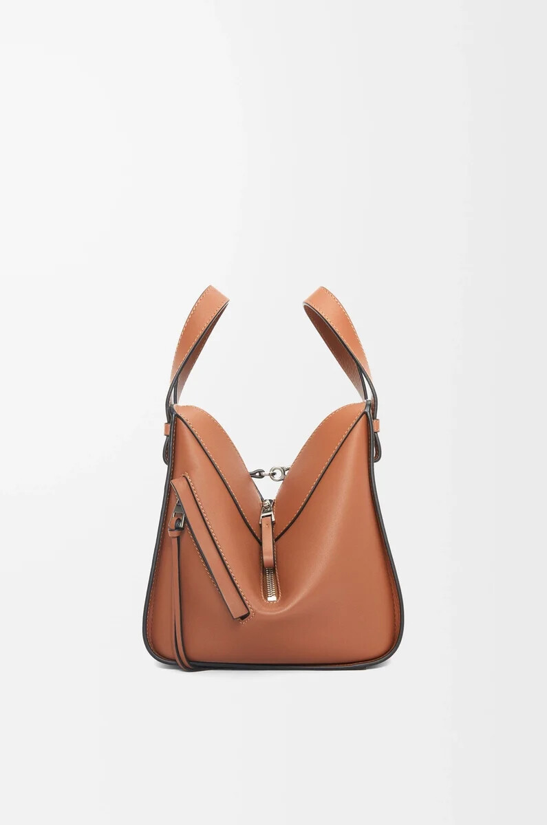 sac à hamac compact en cuir de veau classique couleur fauve
