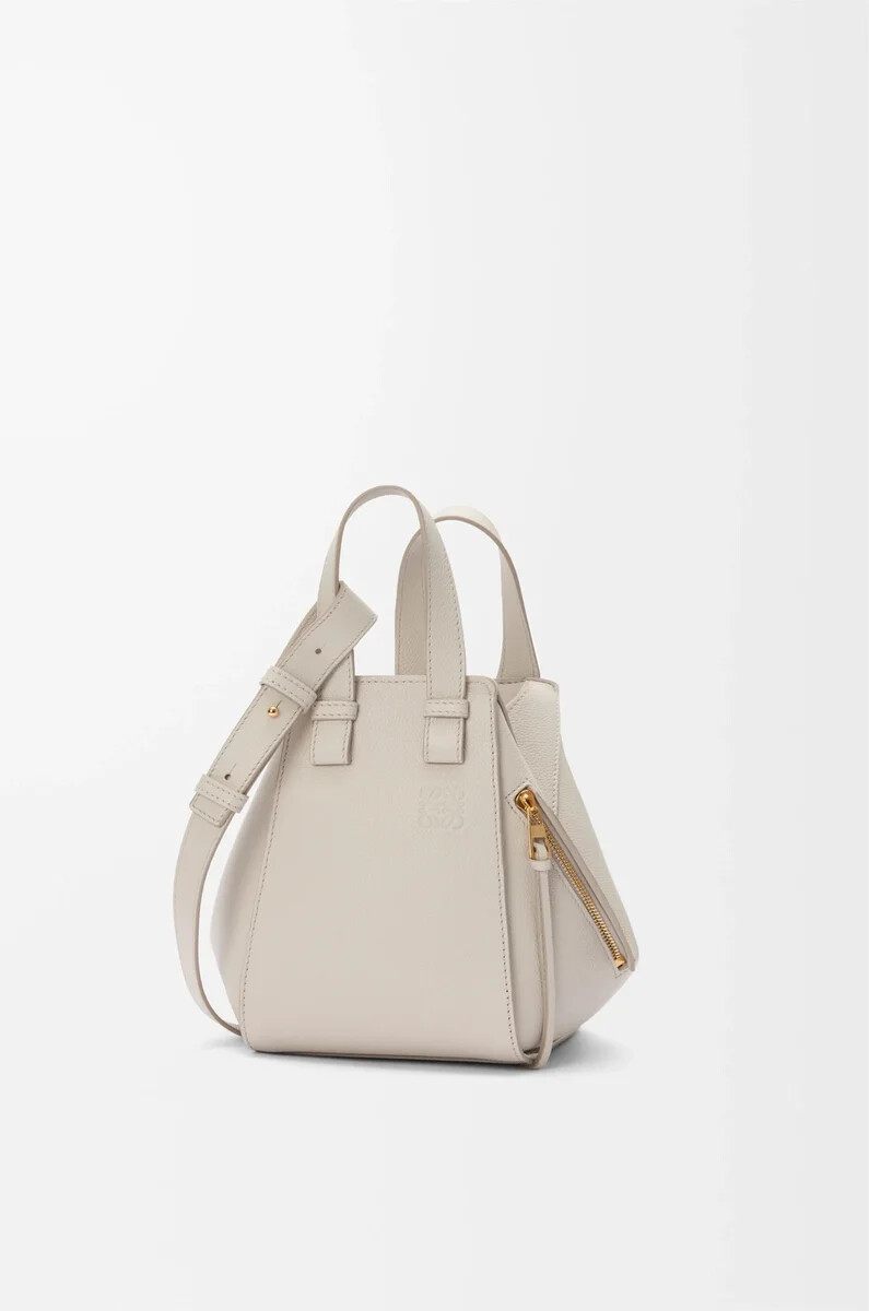 sac à hamac compact en cuir de veau grainé souple light ghost