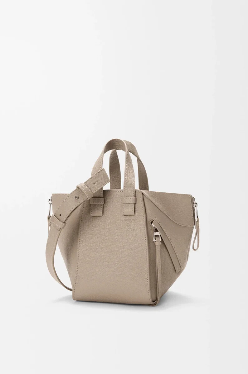 sac à hamac compact en cuir de veau souple grainé couleur argile