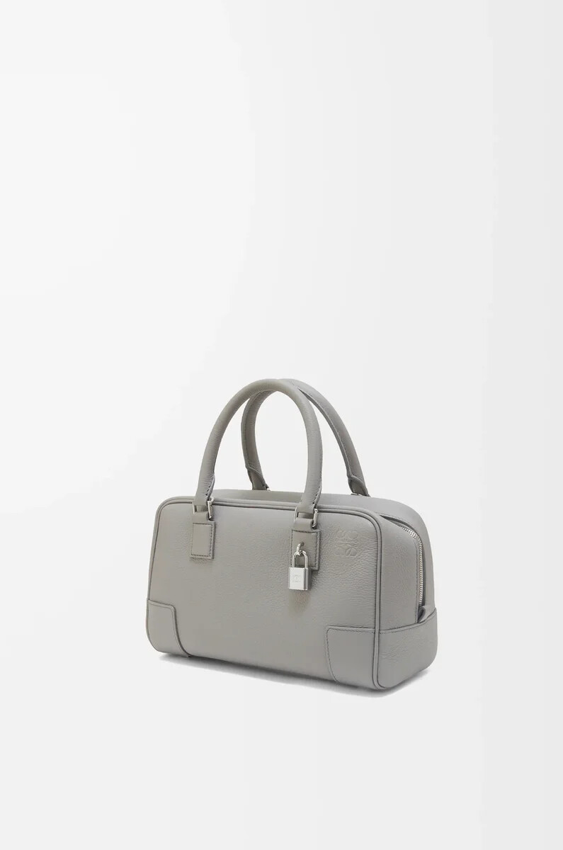 sac amazona 23 en cuir de veau grainé souple gris perle