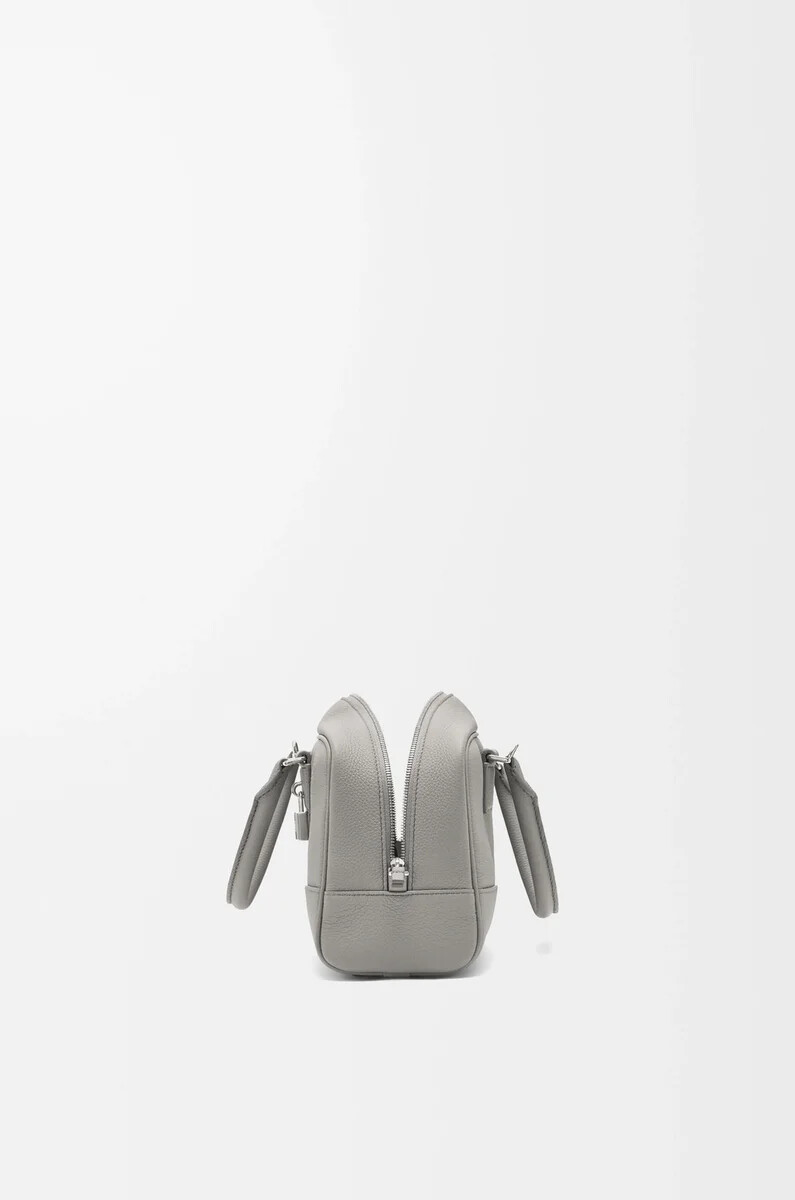 sac amazona 23 en cuir de veau grainé souple gris perle