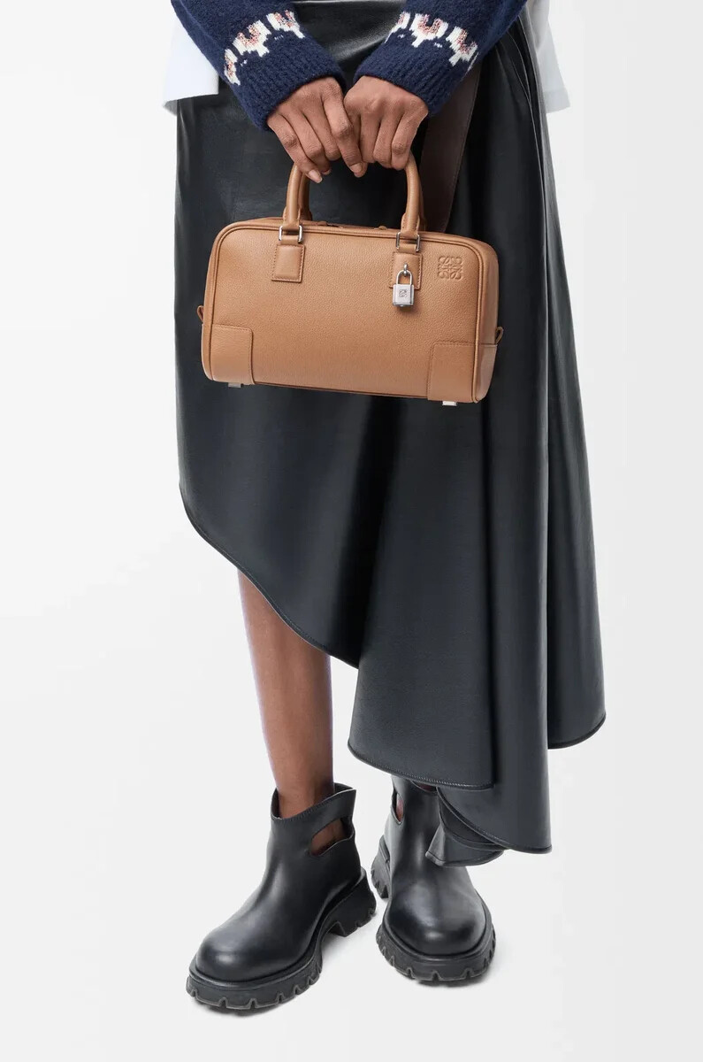 sac amazona 23 en cuir de veau grainé souple couleur moka