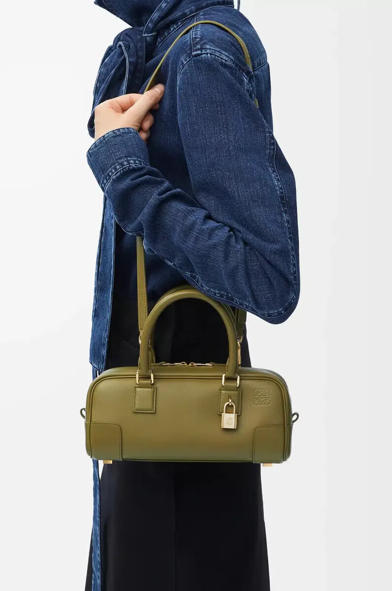 sac court amazona 23 en cuir de veau nappa olive