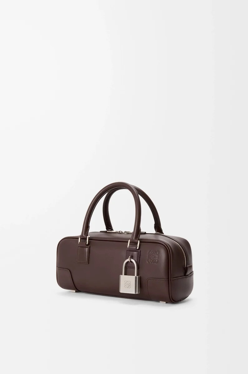 sac court amazona 23 en cuir de veau brillant couleur châtaigne foncée
