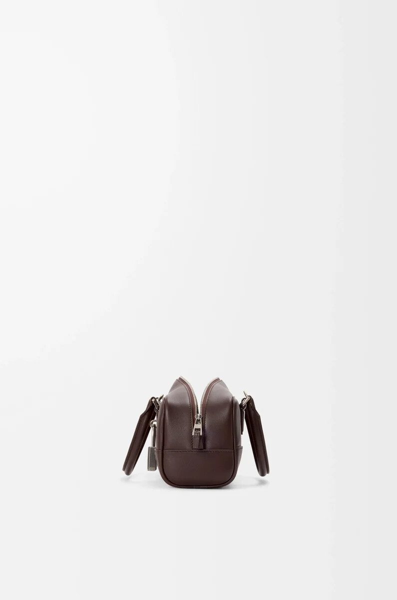 sac court amazona 23 en cuir de veau brillant couleur châtaigne foncée