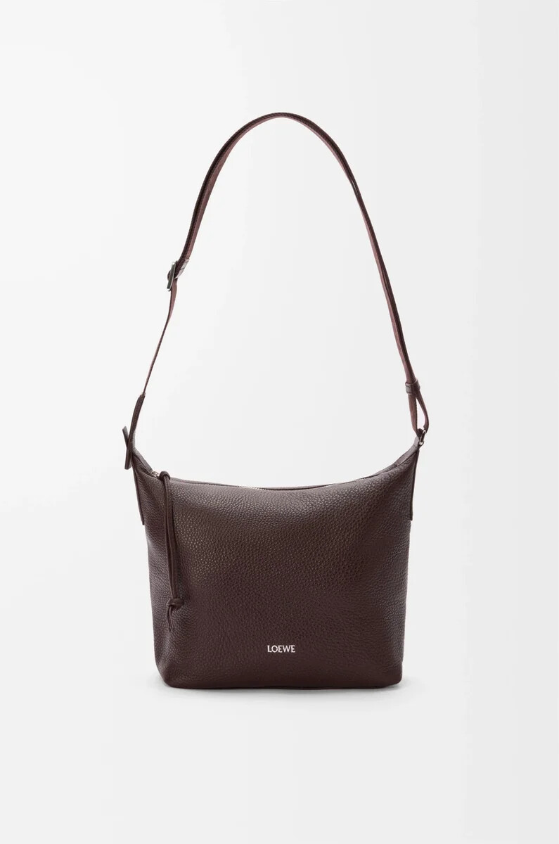 petit sac bandoulière cubi en cuir de veau souple grainé couleur bordeaux