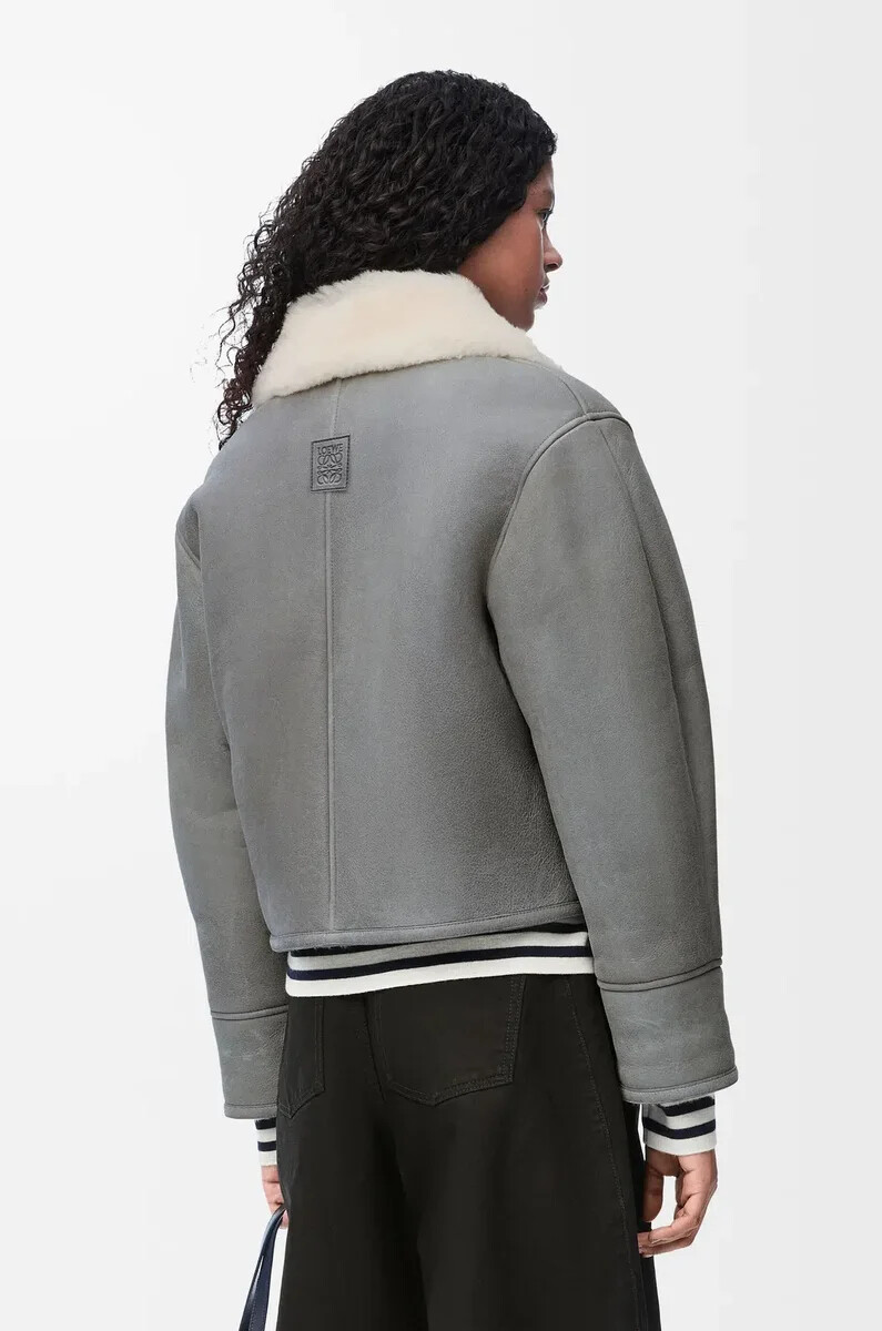 veste en peau lainée grise