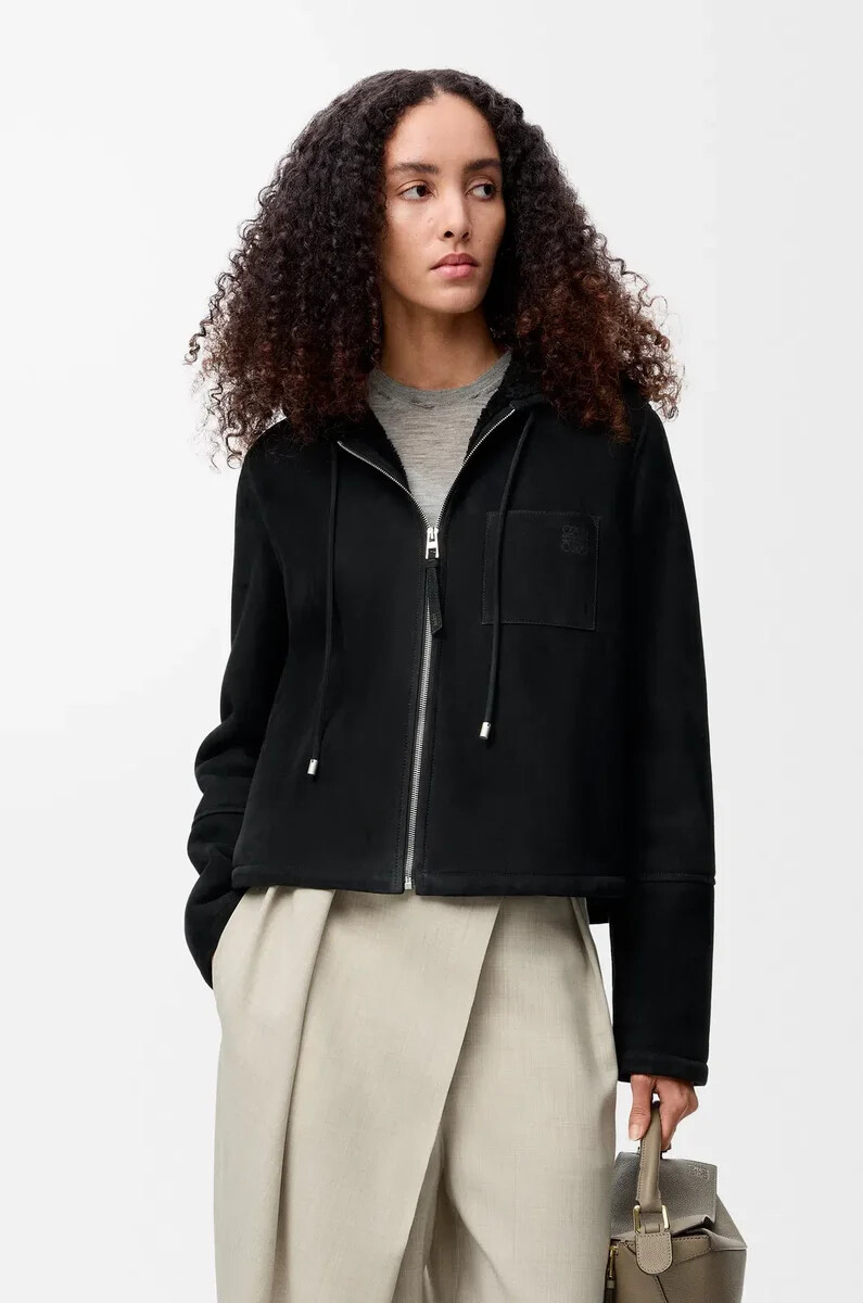veste à capuche en peau lainée noire