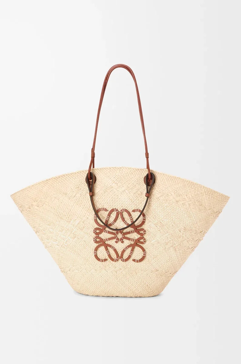grand sac panier anagram en cuir de veau et palmier iraca naturelbeige