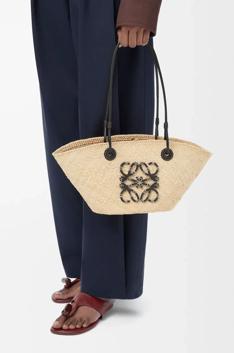 petit sac panier anagram en cuir de veau et palmier iraca naturelnoir