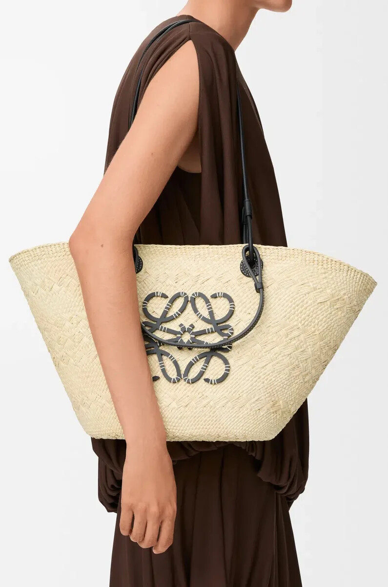 sac panier anagram moyen en cuir de veau et palmier iraca naturelnoir