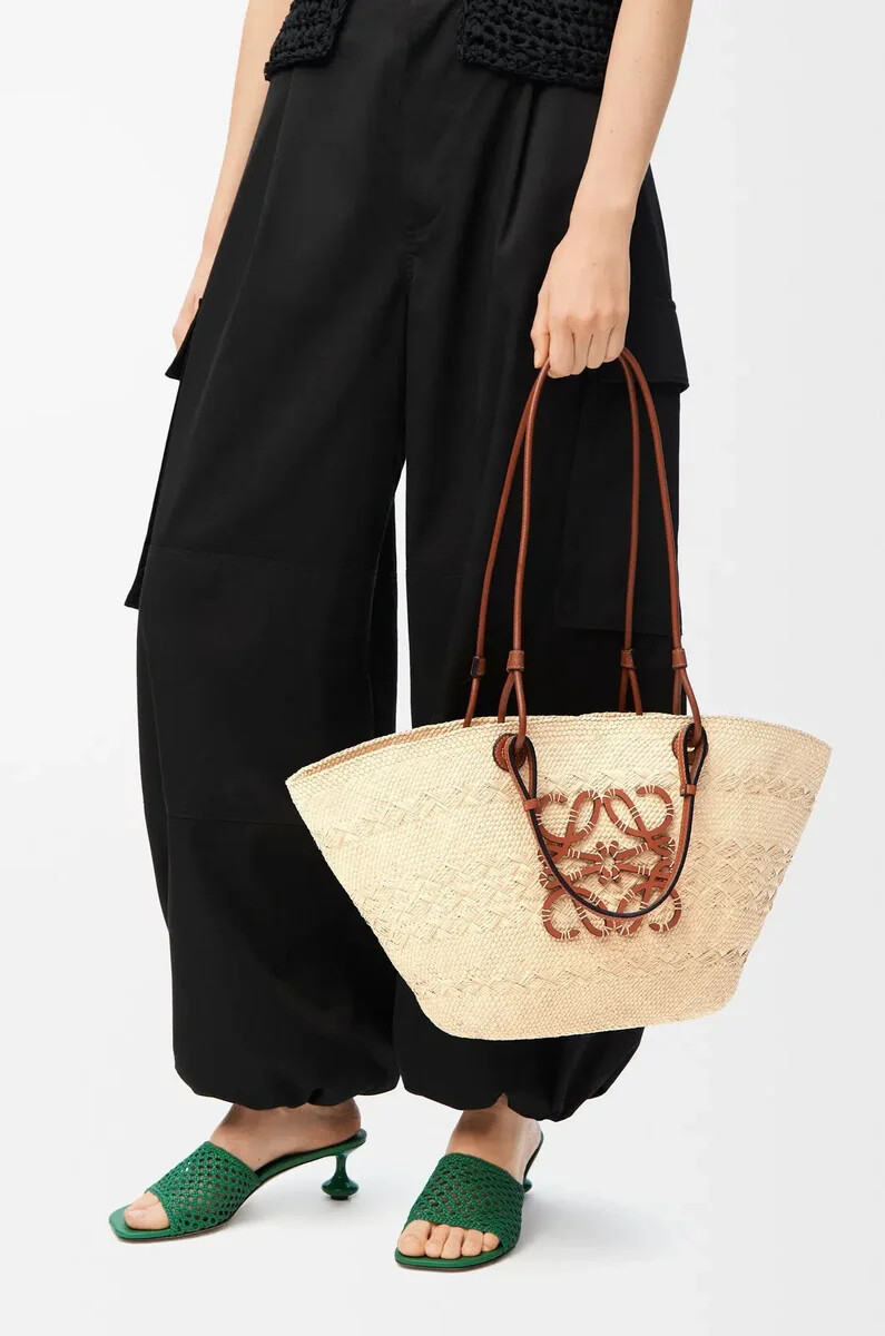 sac panier anagram moyen en cuir de veau et palmier iraca naturelbeige