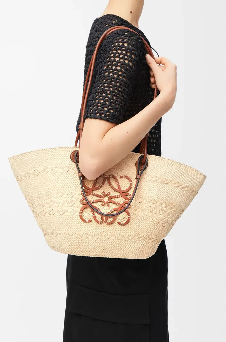 sac panier anagram moyen en cuir de veau et palmier iraca naturelbeige