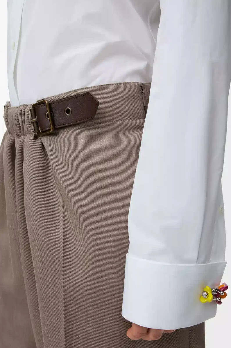 short ceinturé en laine beige chiné