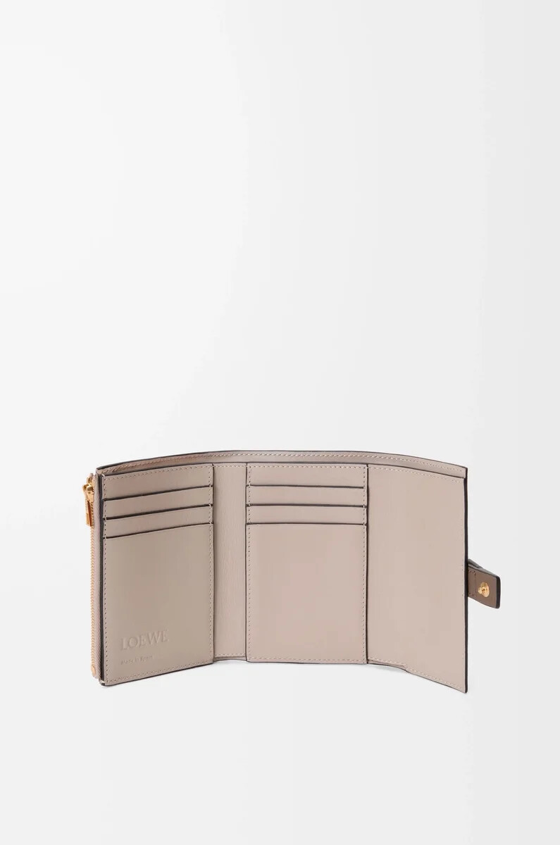petit portefeuille vertical en cuir de veau souple grainé taupeor