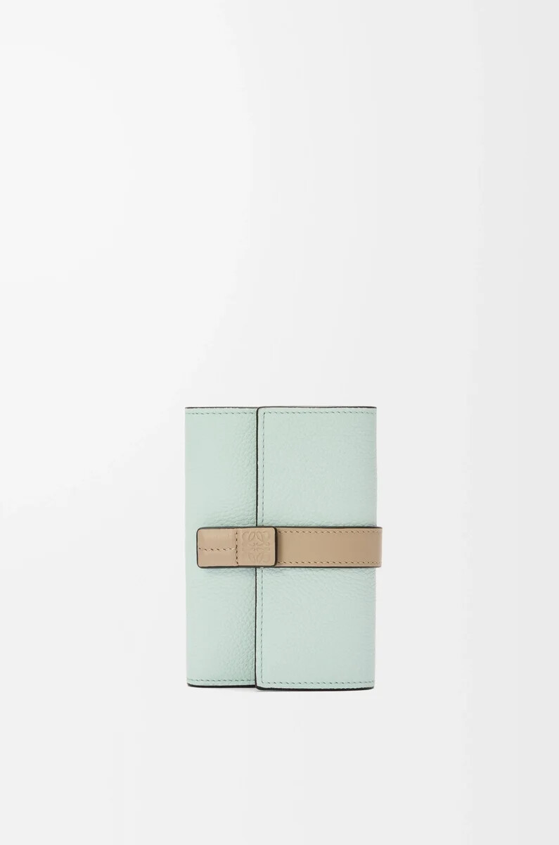 petit portefeuille vertical en cuir de veau souple grainé frozenclay