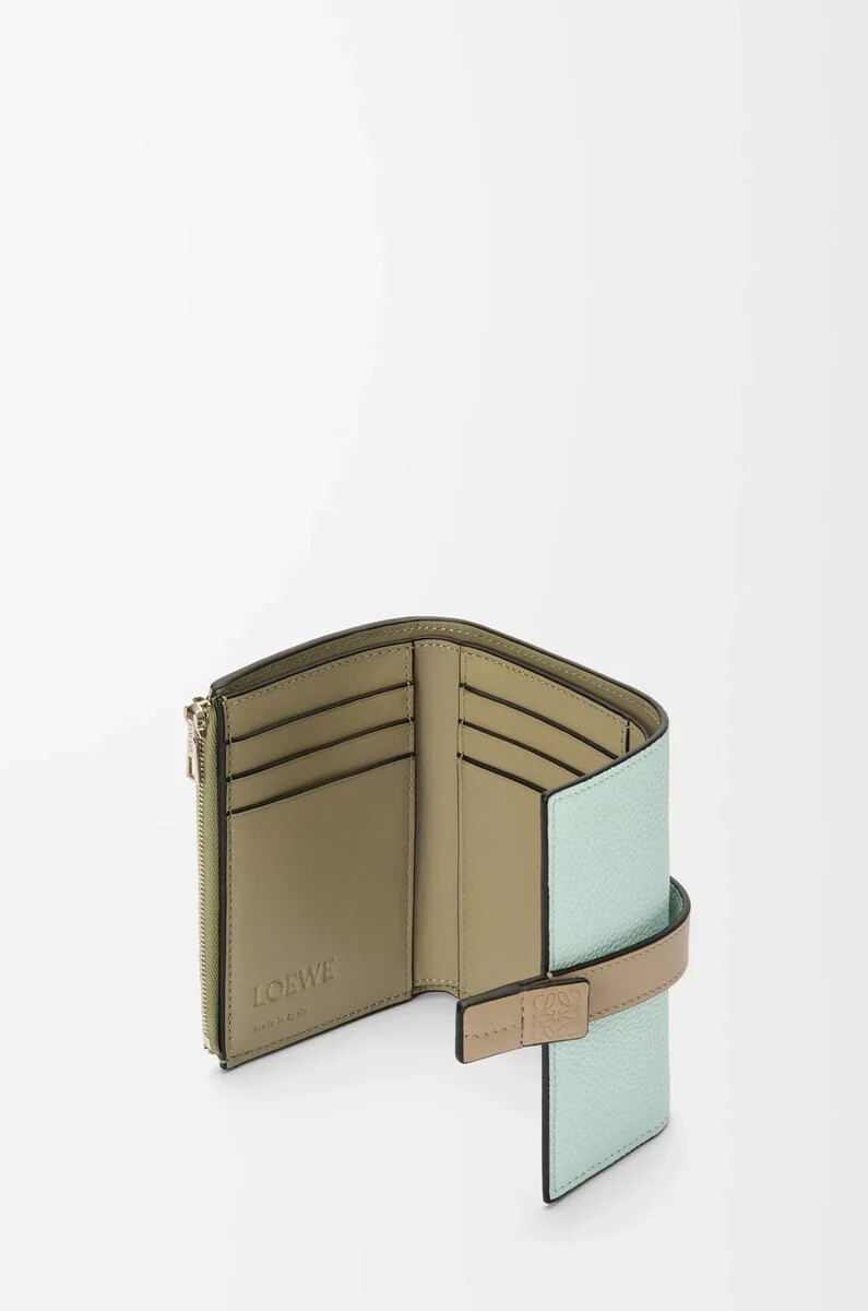 petit portefeuille vertical en cuir de veau souple grainé frozenclay