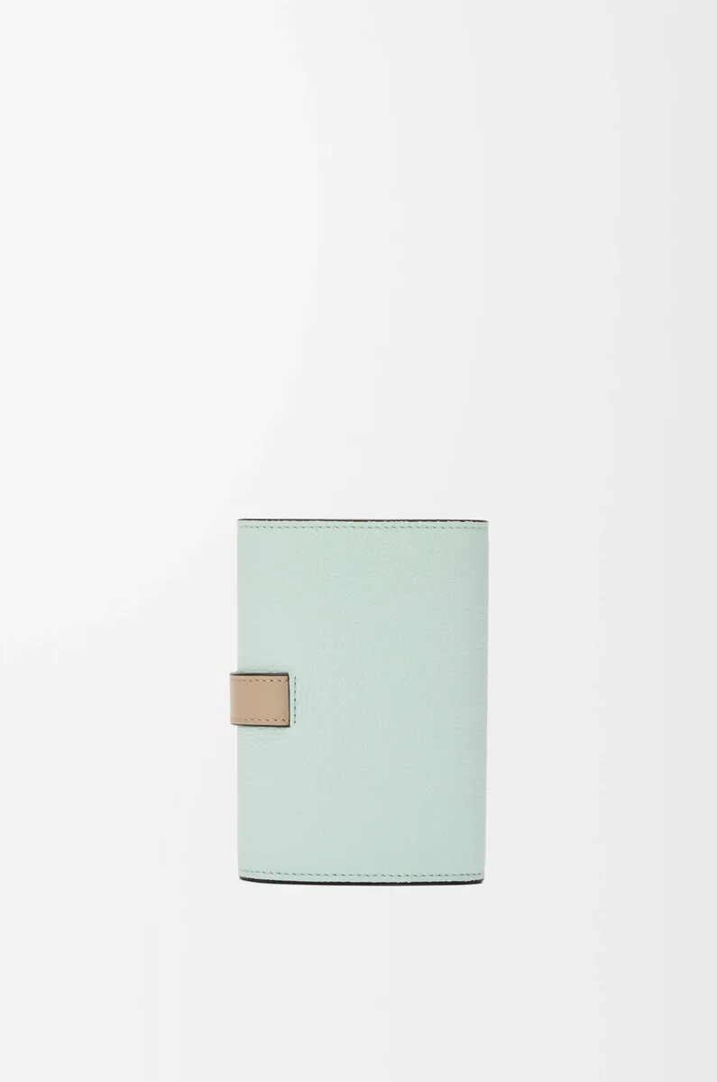 petit portefeuille vertical en cuir de veau souple grainé frozenclay