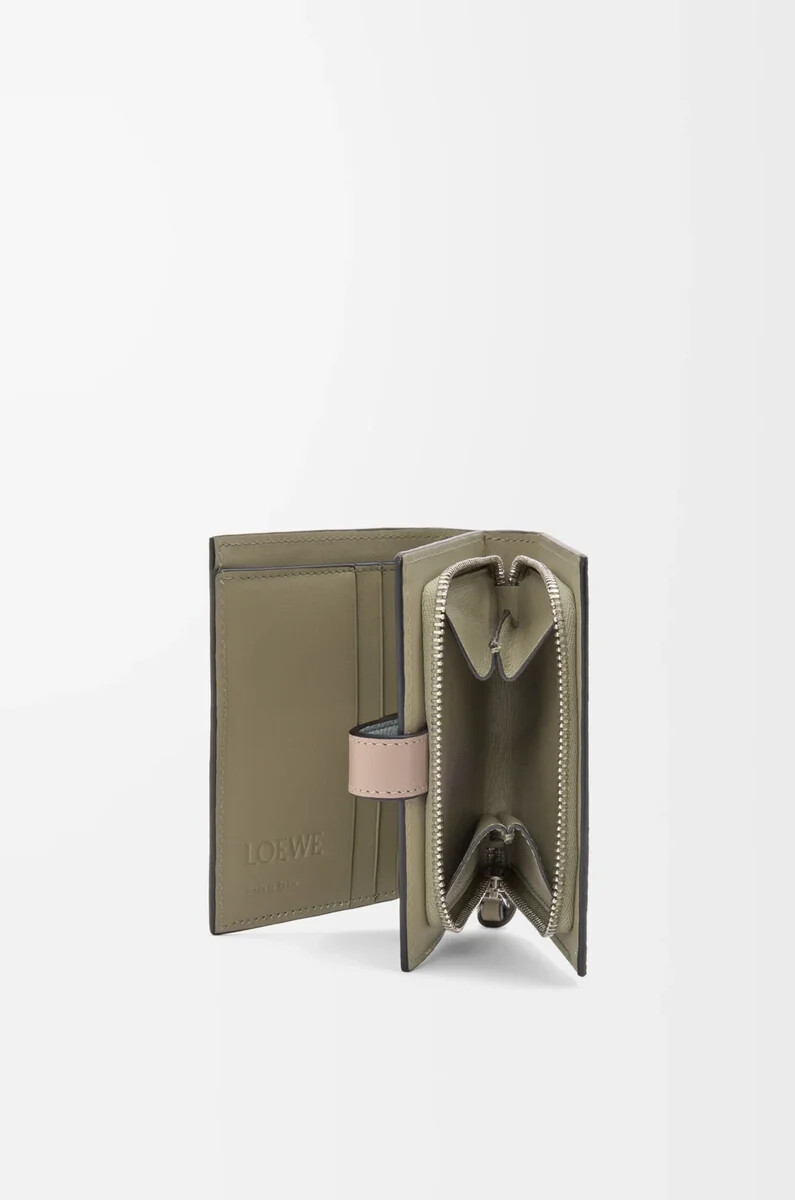 portefeuille zippé compact en cuir de veau grainé souple frozenclay