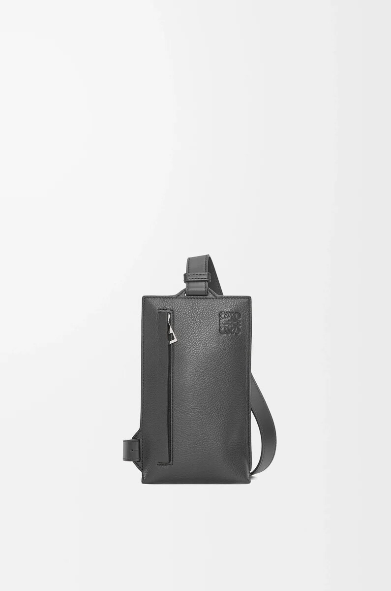 poche verticale en t en cuir de veau grainé souple anthracite
