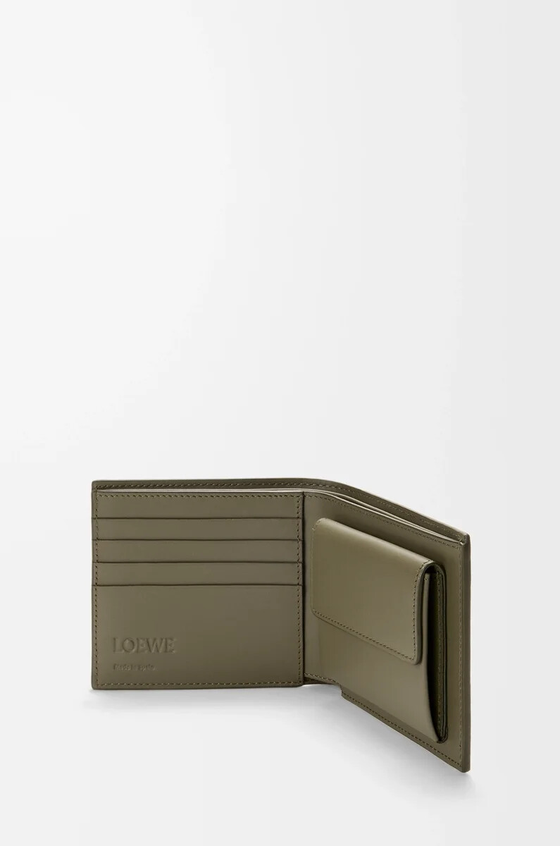 porte-monnaie à deux volets en cuir de veau satiné vert kaki