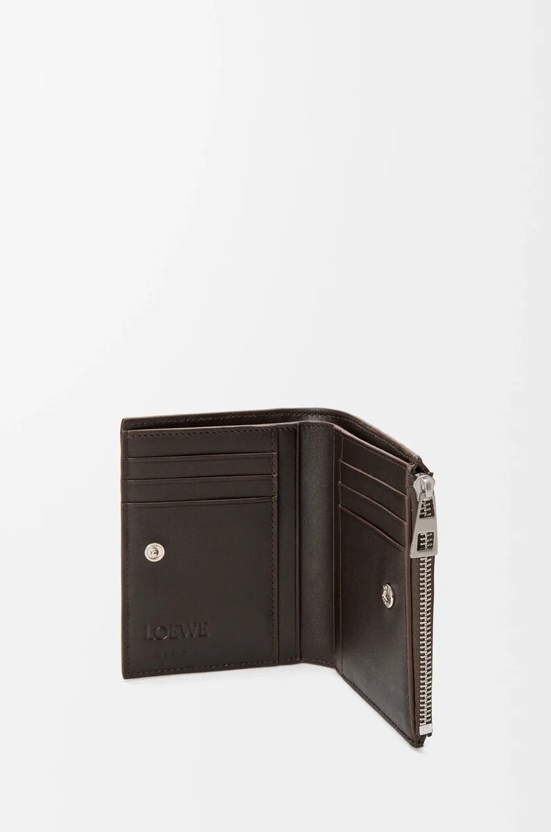 portefeuille panta fin et compact en cuir de veau brillant marron vintage