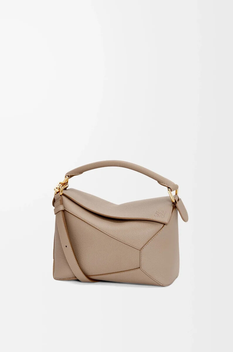 petit sac puzzle edge en cuir de veau souple grainé couleur sable