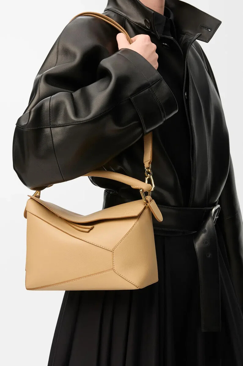 petit sac puzzle edge en cuir de veau classique beige soie