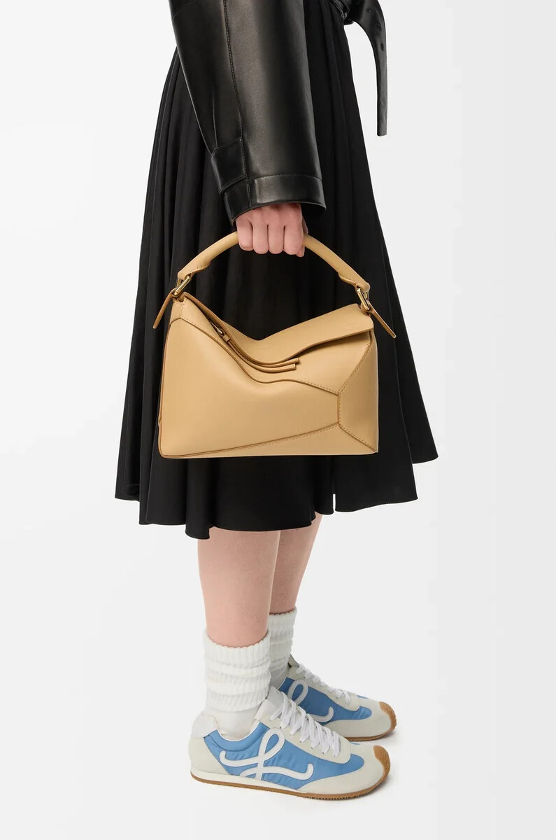petit sac puzzle edge en cuir de veau classique beige soie