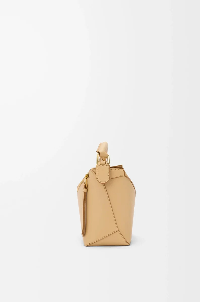 petit sac puzzle edge en cuir de veau classique beige soie