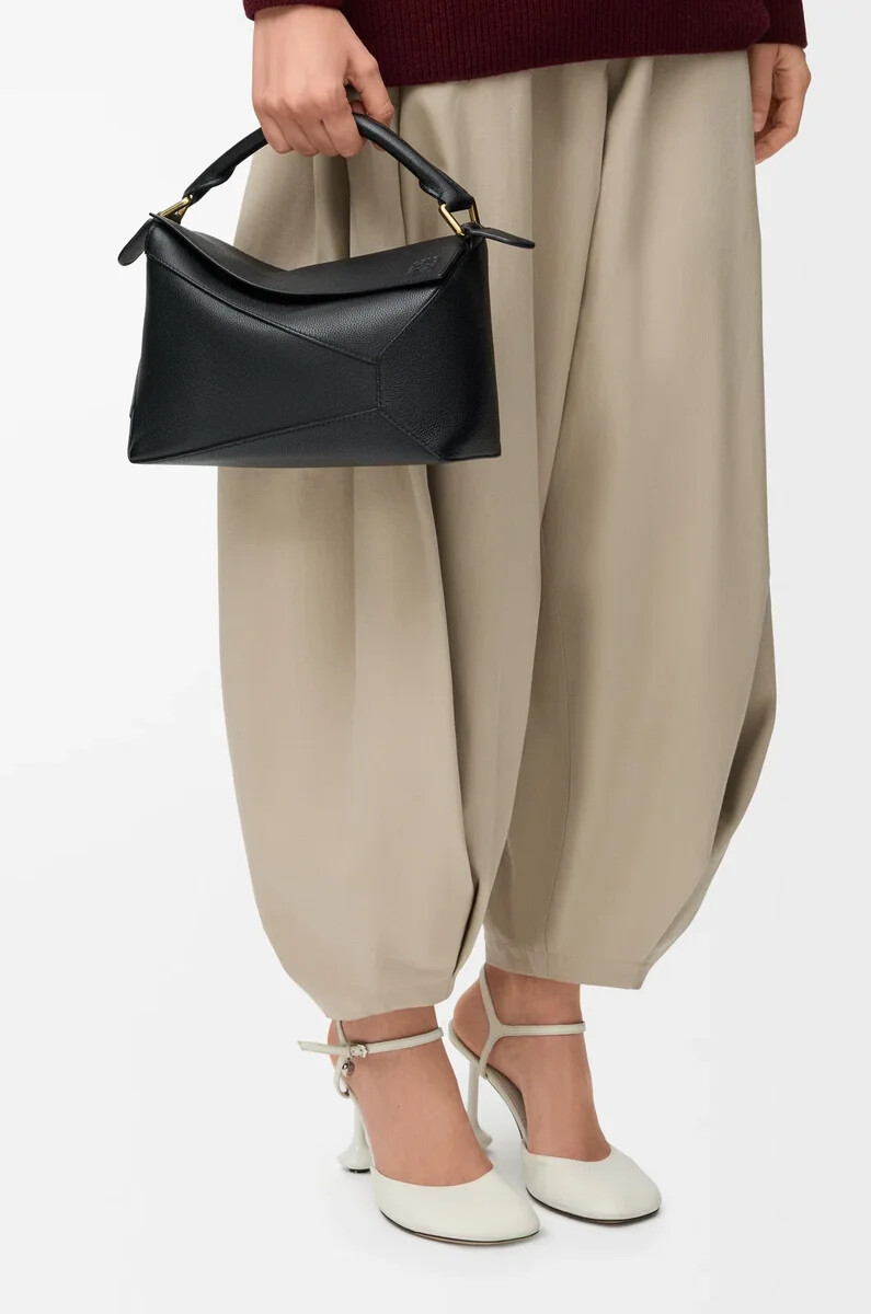 petit sac puzzle edge en cuir de veau grainé souple noir