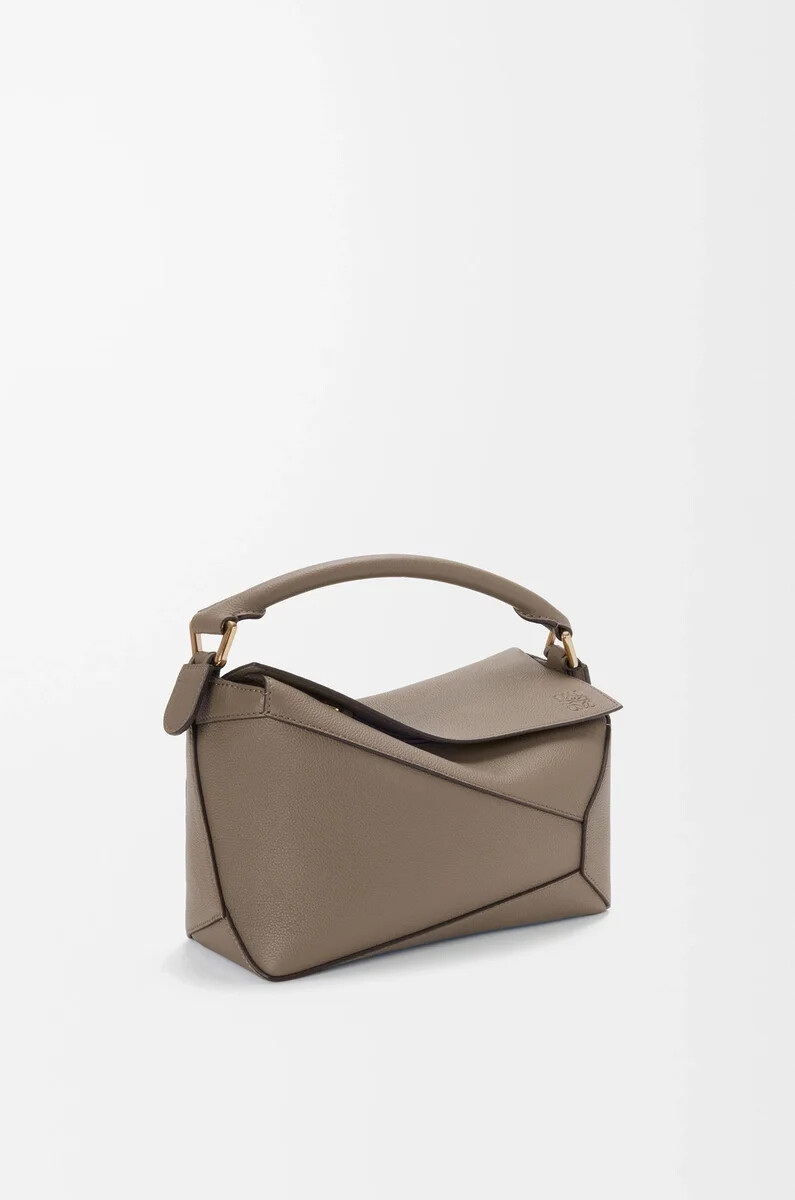 petit sac puzzle edge en cuir de veau grainé souple taupe