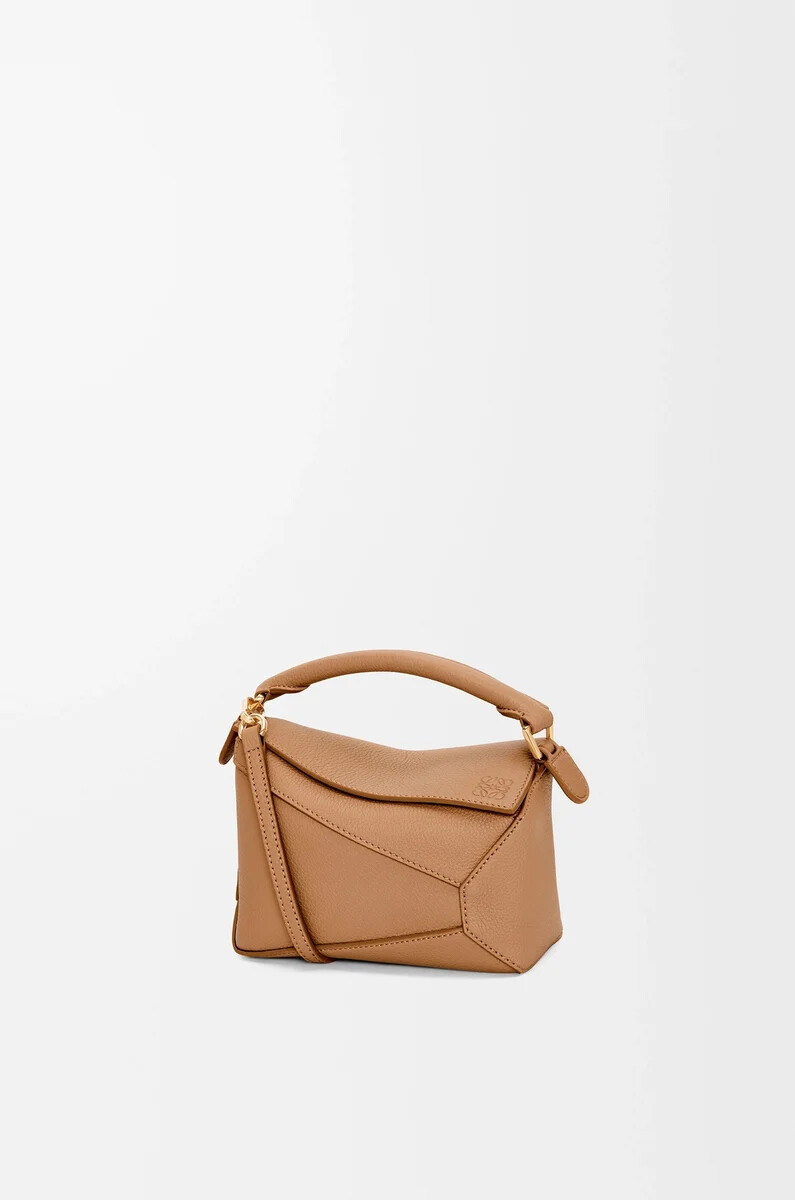 sac mini puzzle edge en cuir de veau grainé souple couleur caramel