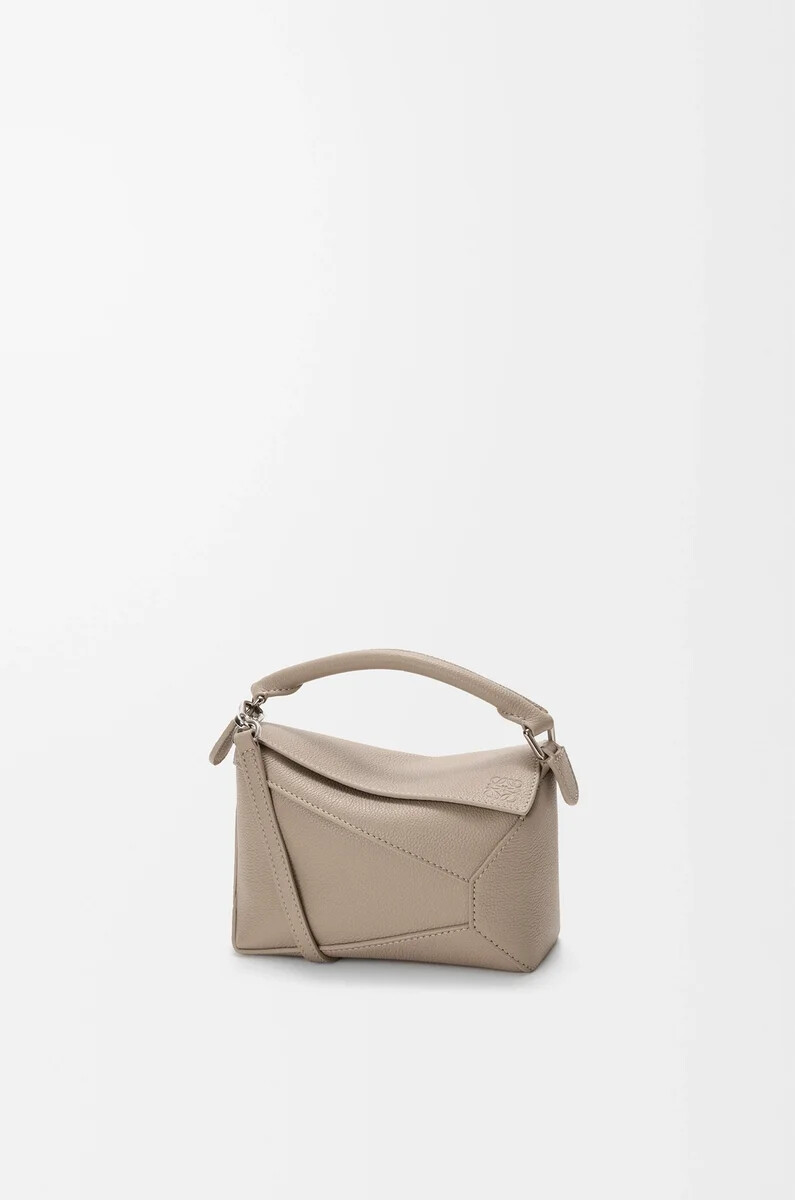 sac mini puzzle edge en cuir de veau souple grainé couleur argile