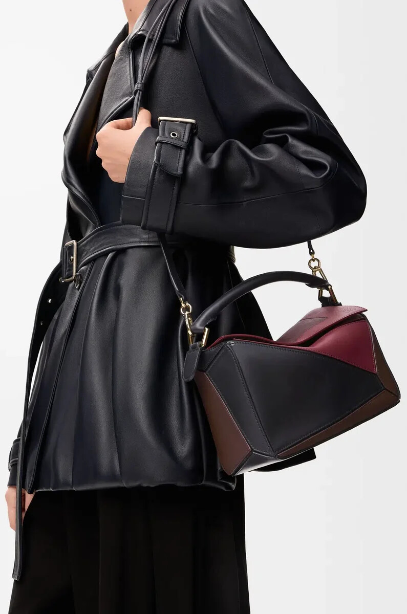 petit sac puzzle en cuir de veau nappa noirbordeaux